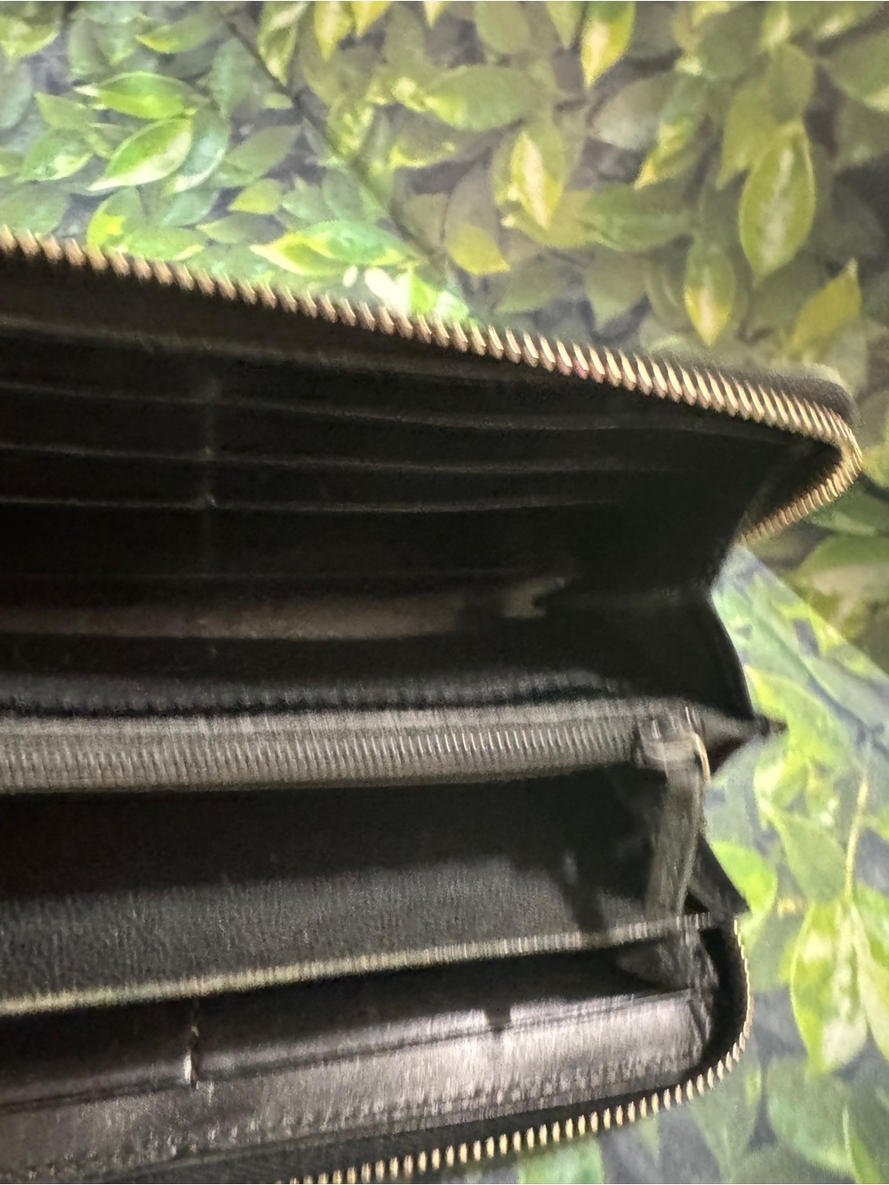 Gucci Black Guccissima Leather Zip-Around Wallet - Picture 4 of 10